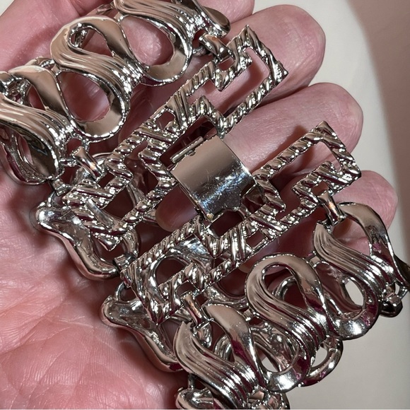 Vintage 60 70 MCM MOD Heavy Silver Wide Mobwife Bracelet - Picture 6 of 17